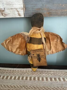 Primitive Tea-Stained Bumble Honey Bee Shelf Sitter